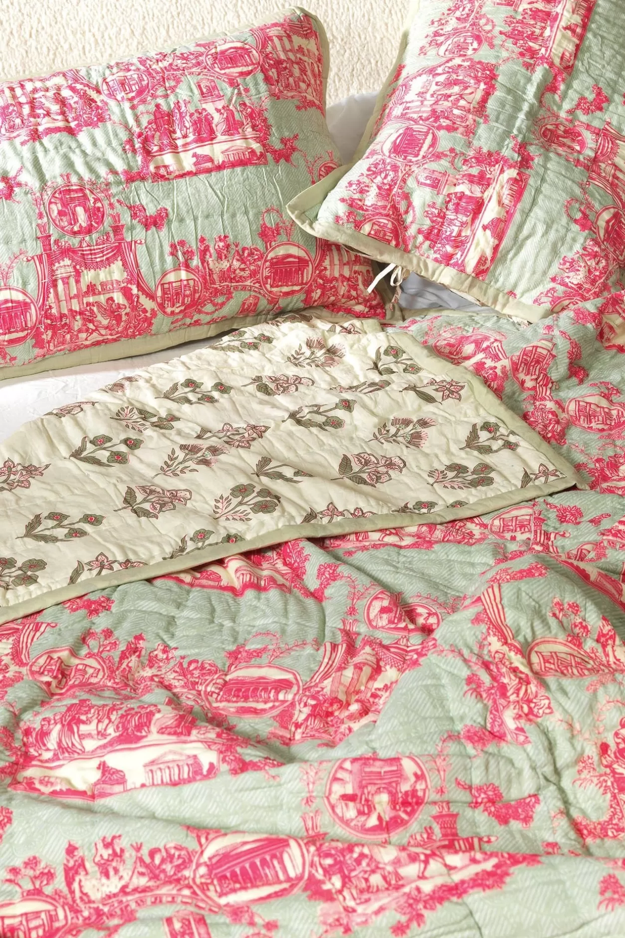 One Hundred Stars Ancient Column Pink Bedspread