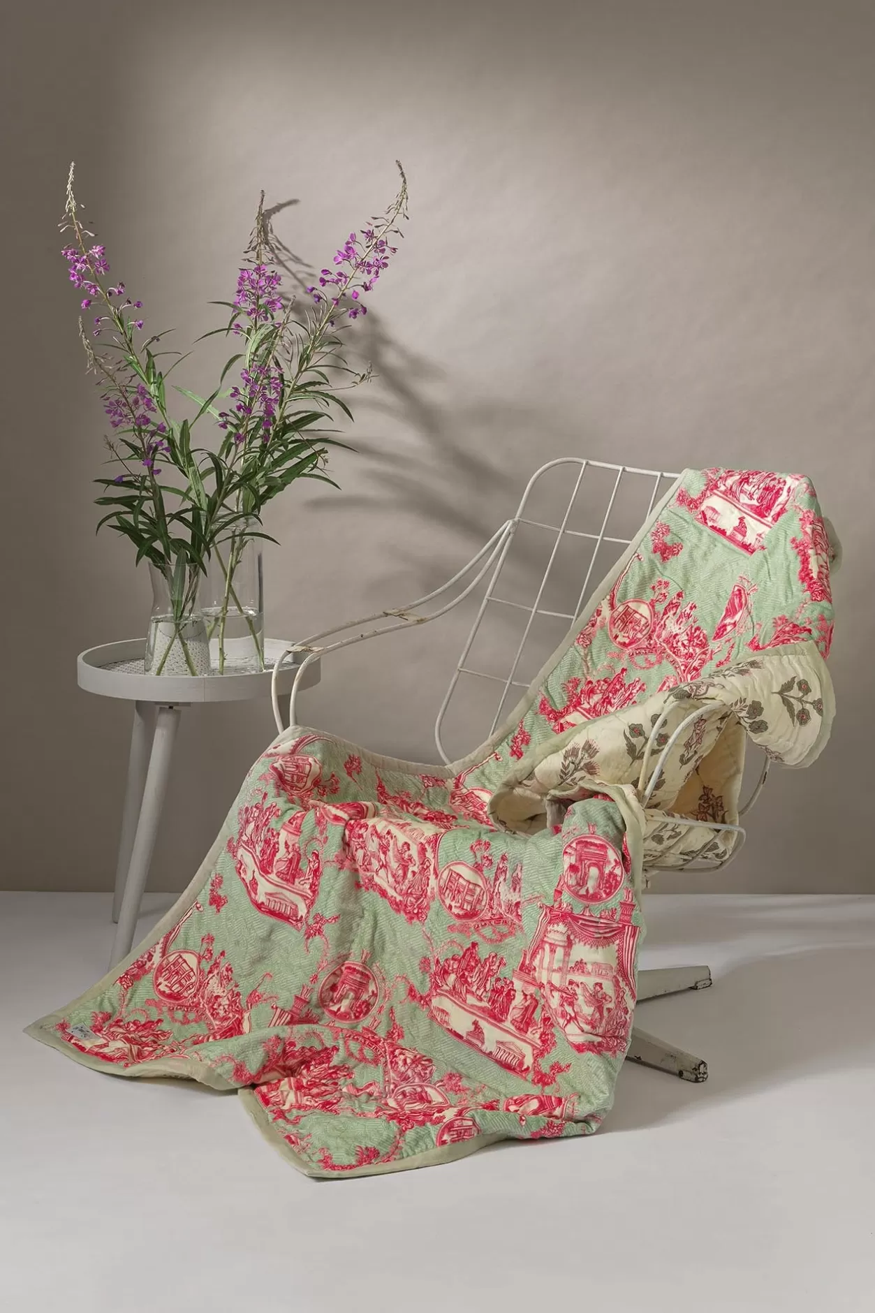 One Hundred Stars Ancient Column Pink Velvet Throw