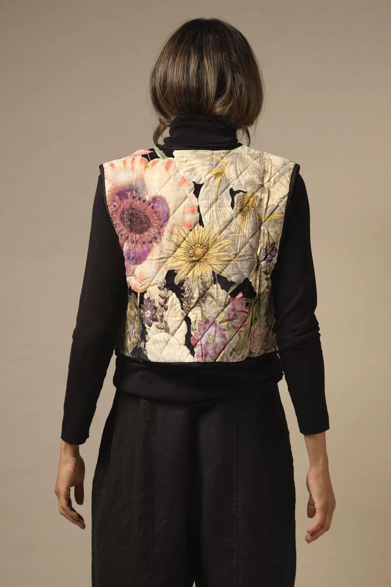 Women One Hundred Stars Daisy Black Gilet