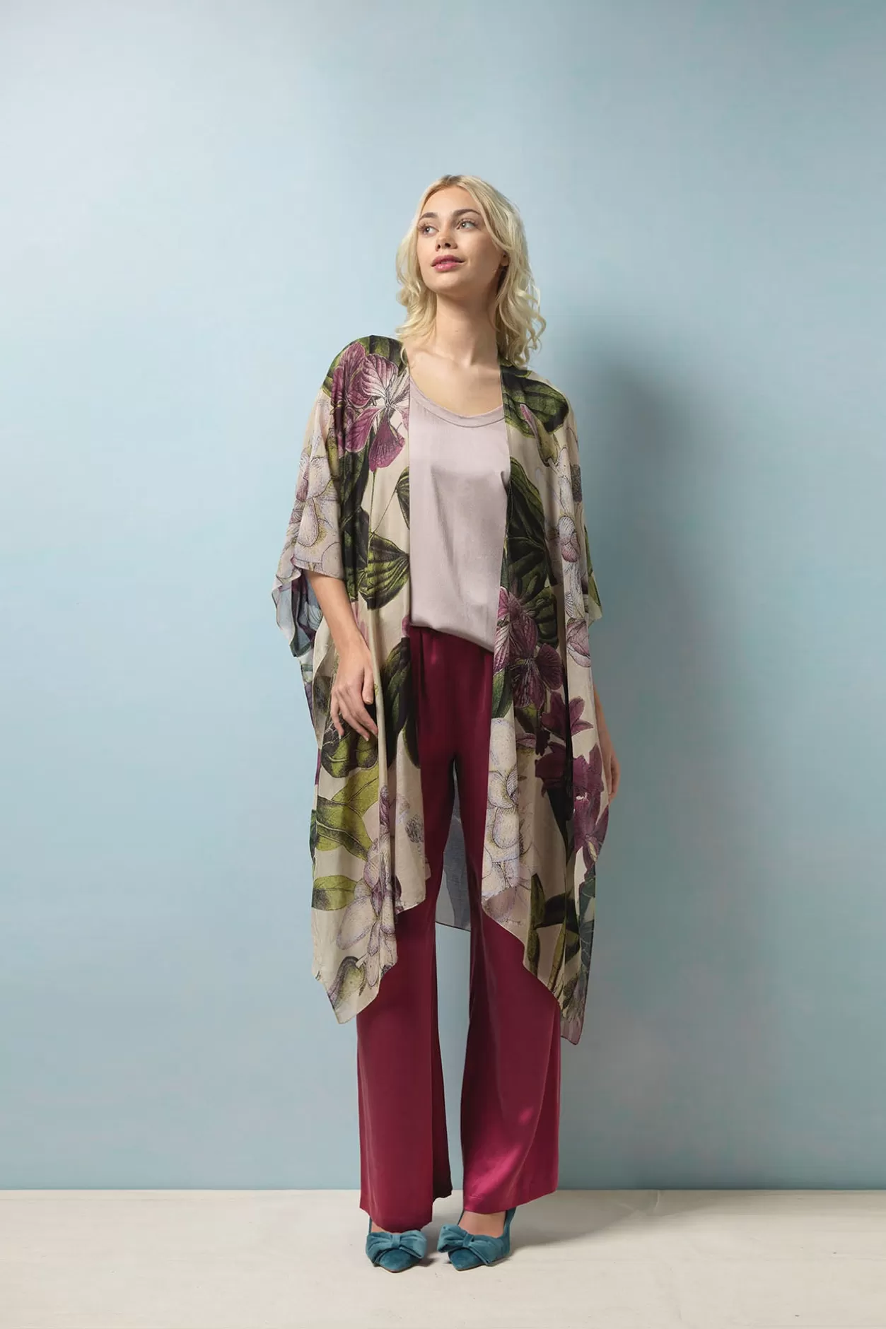 Women One Hundred Stars Kew Protea Stone Throwover
