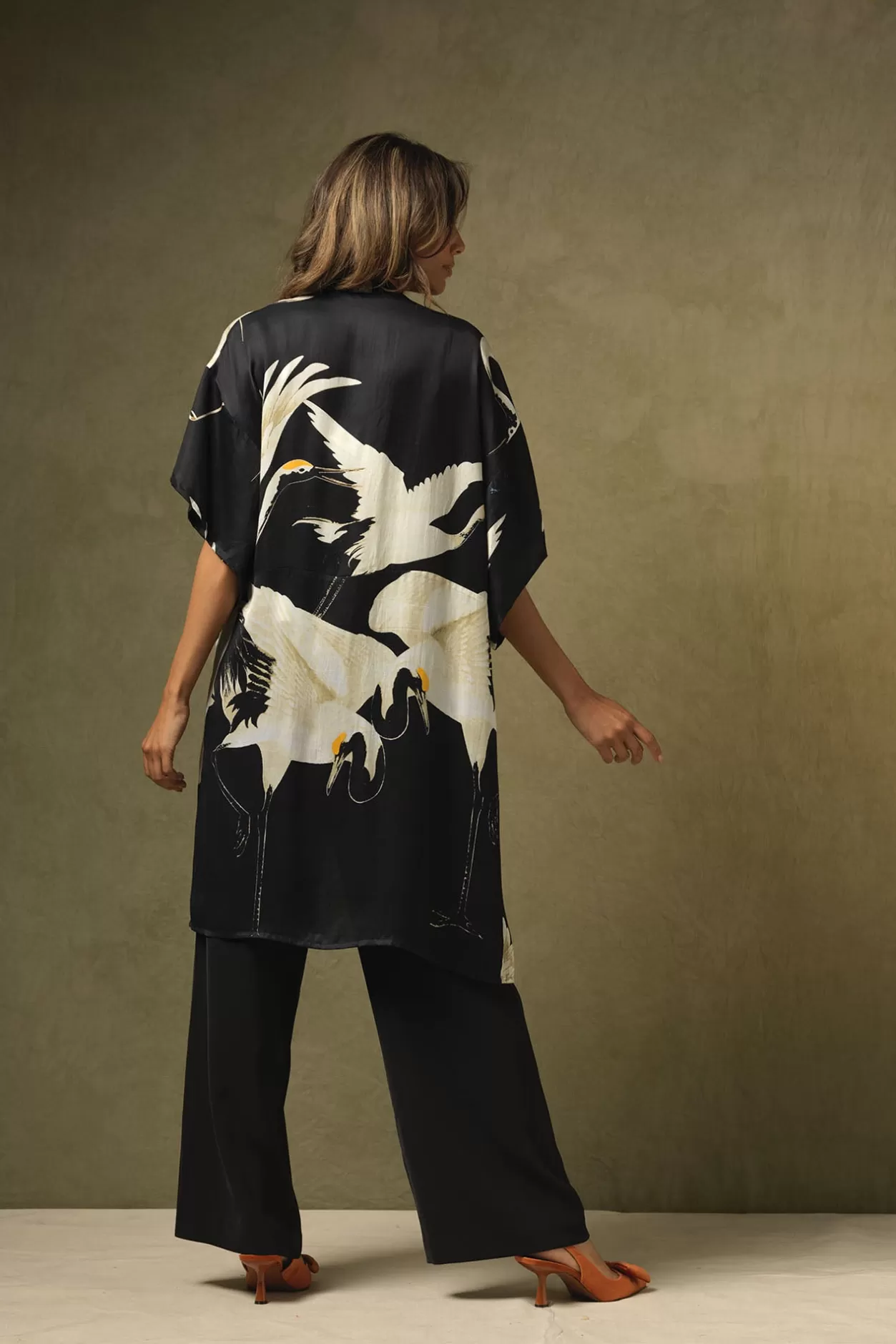 Women One Hundred Stars Stork Black Midi Kimono
