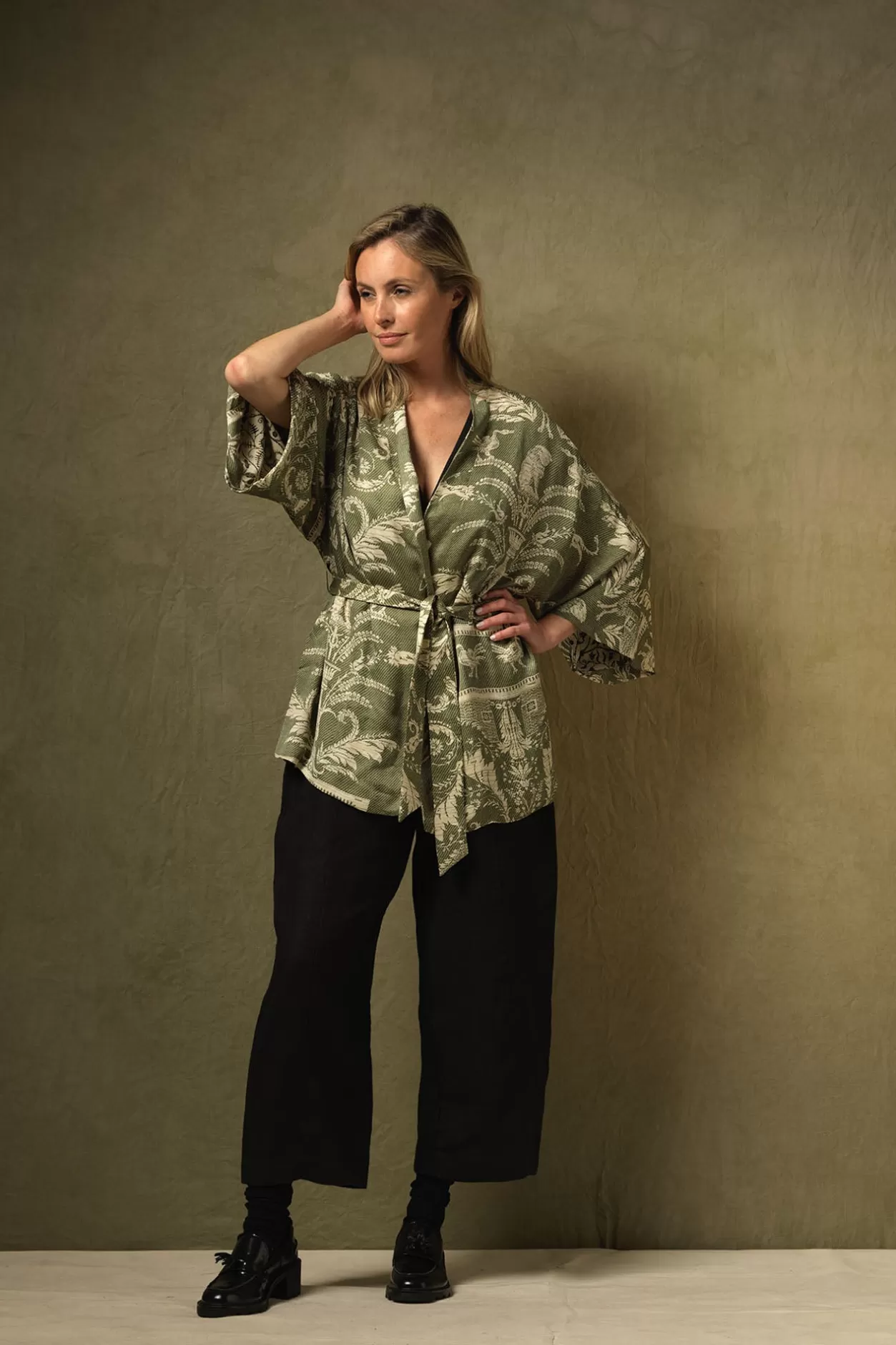 Women One Hundred Stars Vintage Damask Sage Wrap Jacket
